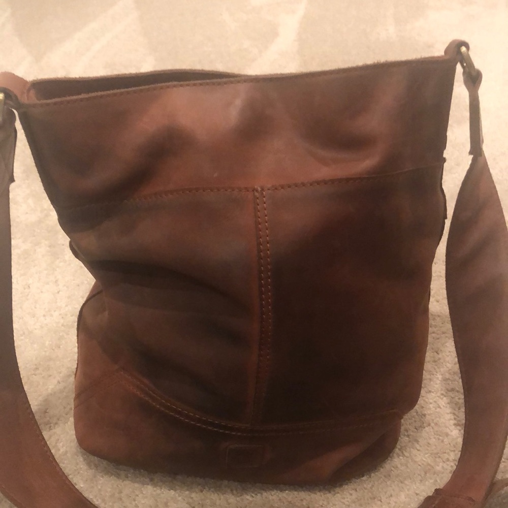 C&C California Crossbody Bucket Bag in Leather - Picture 6 of 7